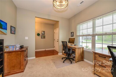 Carpet throughout from 2019.