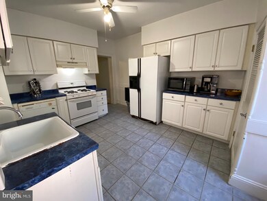 529 Delaware St, New Castle, DE 19720 - photo 3