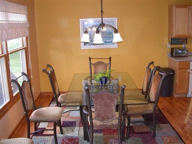 53947 W Ridgeview Cir, Paw Paw, MI 49079 - photo 4