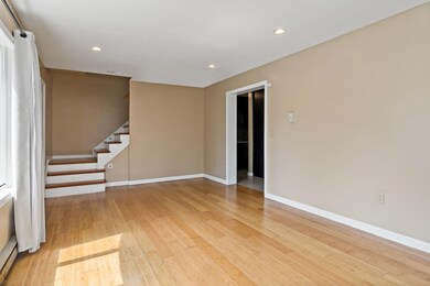 45 Fourth St unit Right, Worcester, MA 01602 - photo 5