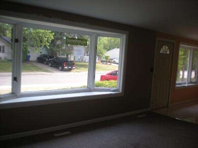 204 Granada Rd, Carpentersville, IL 60110 - photo 4