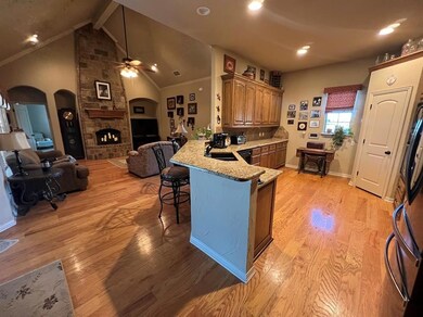 124 Mesquite Dr, Decatur, TX 76234 - photo 7