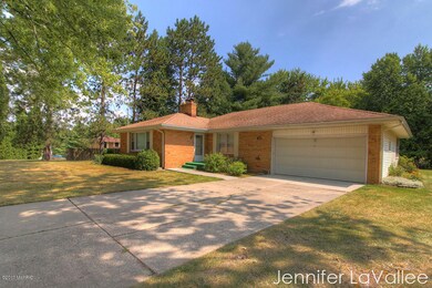 1940 Whitmore Ave NW, Grand Rapids, MI 49534 - photo 2