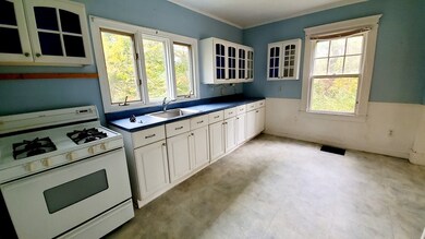 191 Middle St unit 193, Amherst, MA 01002 - photo 5