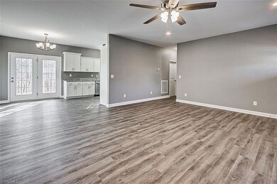 522 Kelly Cir, Asheboro, NC 27203 - photo 2