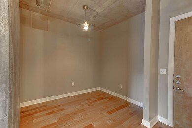 150-311 Bee St (21)