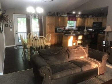 Openess of living room, kitchen and dini