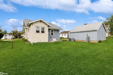 109 N 19th St, Marshalltown, IA 50158 - photo 7