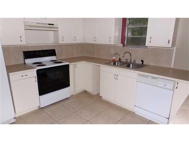 5335 Lantana St, Zephyrhills, FL 33542 - photo 2