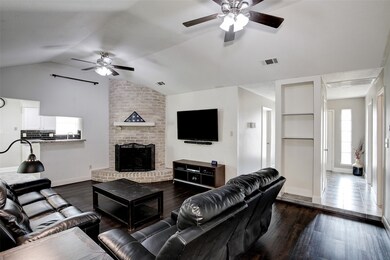 16311 Barcelona Dr, Friendswood, TX 77546 - photo 3