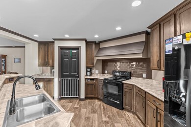 200 Apricot Dr, Headland, AL 36345 - photo 4