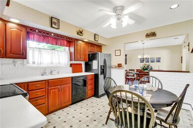 3081 Birch St N, Whitehall, PA 18052 - photo 7