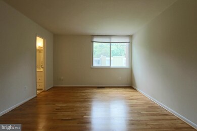 11176 Forest Edge Dr, Reston, VA 20190 - photo 7