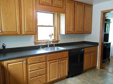 403 Strathmore Ave, Erie, PA 16505 - photo 3