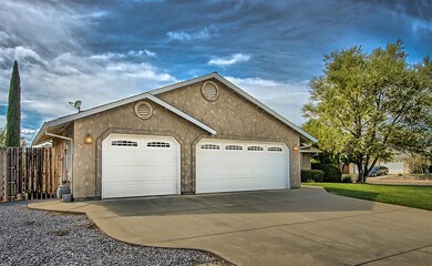 3 Car Garage-RV Space