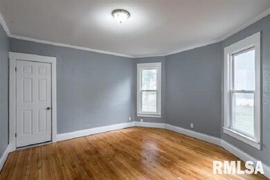 2121 Farnam St, Davenport, IA 52803 - photo 5