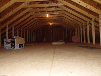 Floored attic, electricity, with multiple uses