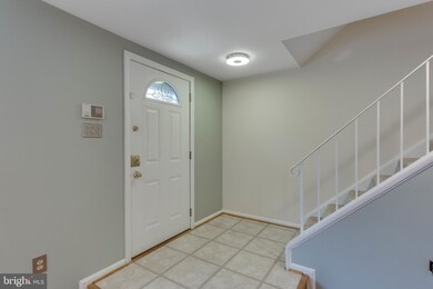 6113 Calico Pool Ln, Burke, VA 22015 - photo 3