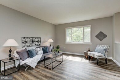 5813 Dale Dr, Sykesville, MD 21784 - photo 4