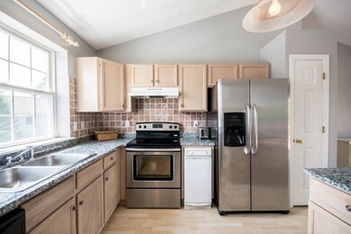 130 Wintergreen Dr, Middletown, RI 02842 - photo 3