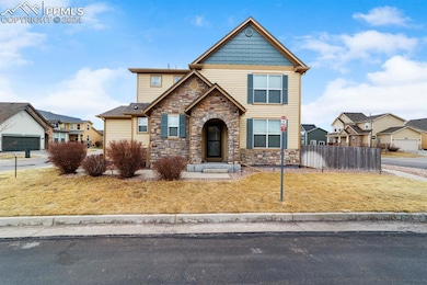 View of front of house featuring a front yard