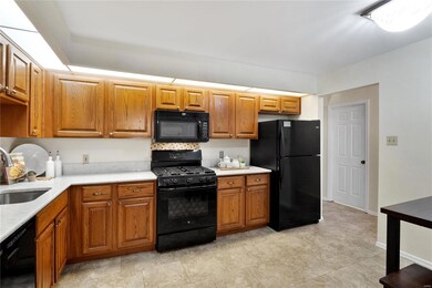 5323 N Kenrick Parke Dr unit 2, Saint Louis, MO 63119 - photo 7