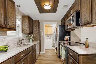 2407 Greenglade Ln, Spring, TX 77386 - photo 5