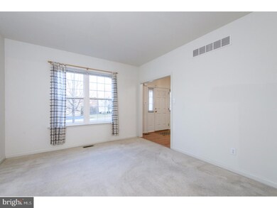 1015 Fallbrook Ln, Pottstown, PA 19464 - photo 5