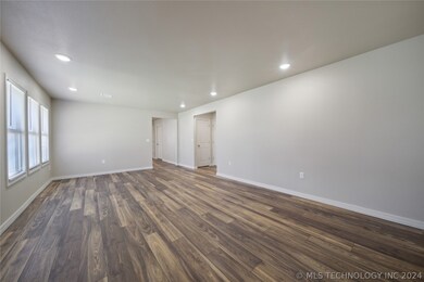 307 N Oklahoma Ave, Tahlequah, OK 74464 - photo 5