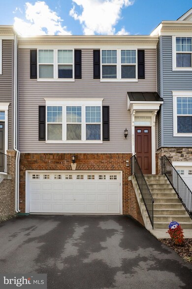 8831 Englewood Farms Dr, Manassas, VA 20112 - photo 4