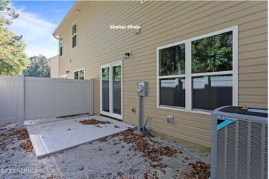 322 simialr photo by