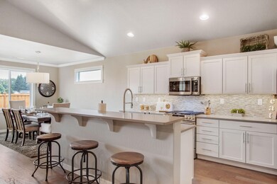 61353 SE Matthew St, Bend, OR 97702 - photo 2