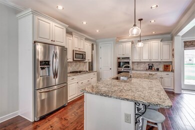 Granite Counter tops - Large island - Stainless St