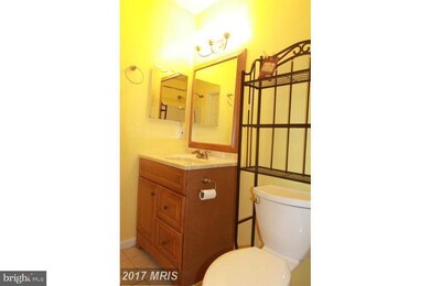 1123 Huntmaster Terrace NE unit 102, Leesburg, VA 20176 - photo 7