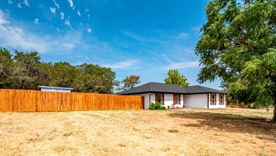 2404 Woodhaven Dr, Granbury, TX 76048 - photo 3