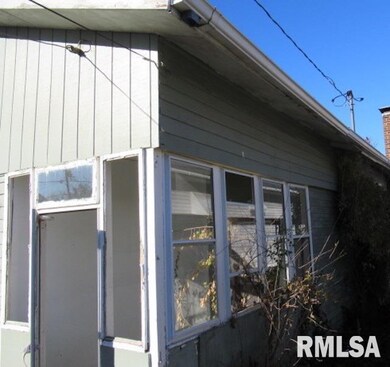 2017 Clarke St, Murphysboro, IL 62966 - photo 3