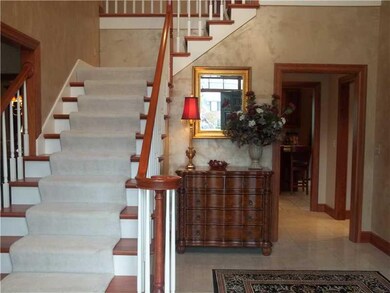 Entry/Foyer.