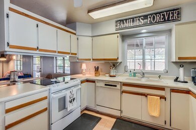 5202 E Whitton- Kitchen