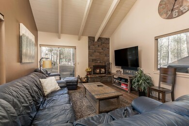 17638 Tennis Village unit 32, Sunriver, OR 97707 - photo 3