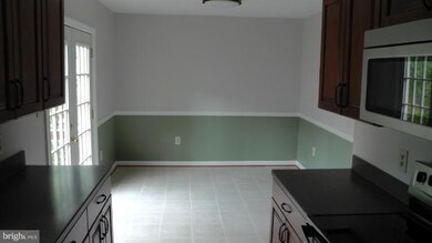 12216 Wye Oak Commons Cir unit 52, Burke, VA 22015 - photo 2