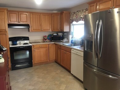 11 Hemlock Dr, Medway, MA 02053 - photo 4