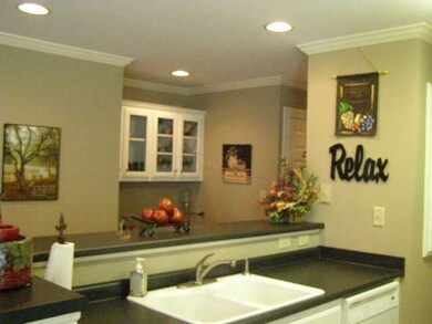 Relax and enjoy entertaining family and friends!!