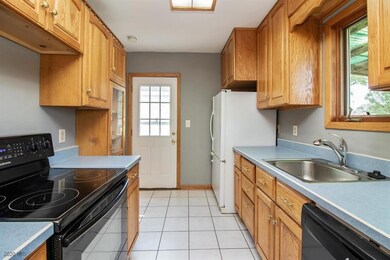 1005 69th St, Windsor Heights, IA 50324 - photo 6