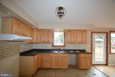 912 Central Ave, Sykesville, MD 21784 - photo 7