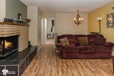 7427 Hennings Way Anchorage AK-large-022
