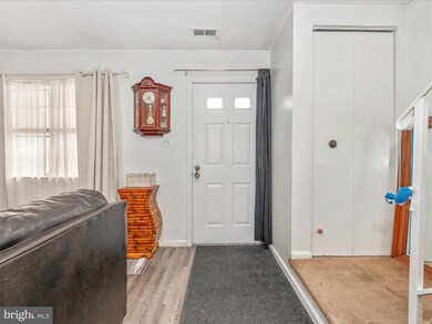 6436 Lincoln Ct, Glen Burnie, MD 21061 - photo 2