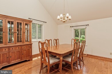 20519 Bluebird Ave, Hagerstown, MD 21742 - photo 4