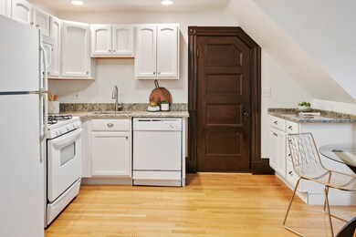 31 Sewall St unit 3, Somerville, MA 02145 - photo 5