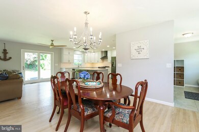 212 Lincoln Ln, Sykesville, MD 21784 - photo 4