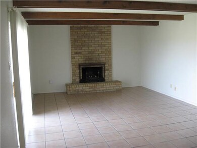 1502 Opossum Cir, Horizon City, TX 79928 - photo 2